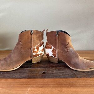Dingo “Buck the Rules” Hair on Hide Ankle Boots -size 7.5